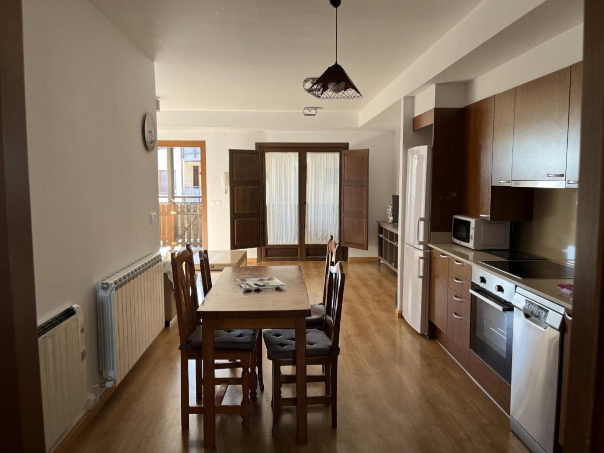 Apartamentos Turisticos Rio Gallego Fontellas  Esterno foto