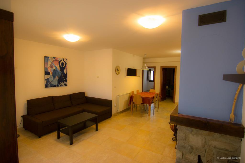 Apartamentos Turisticos Rio Gallego Fontellas  Esterno foto